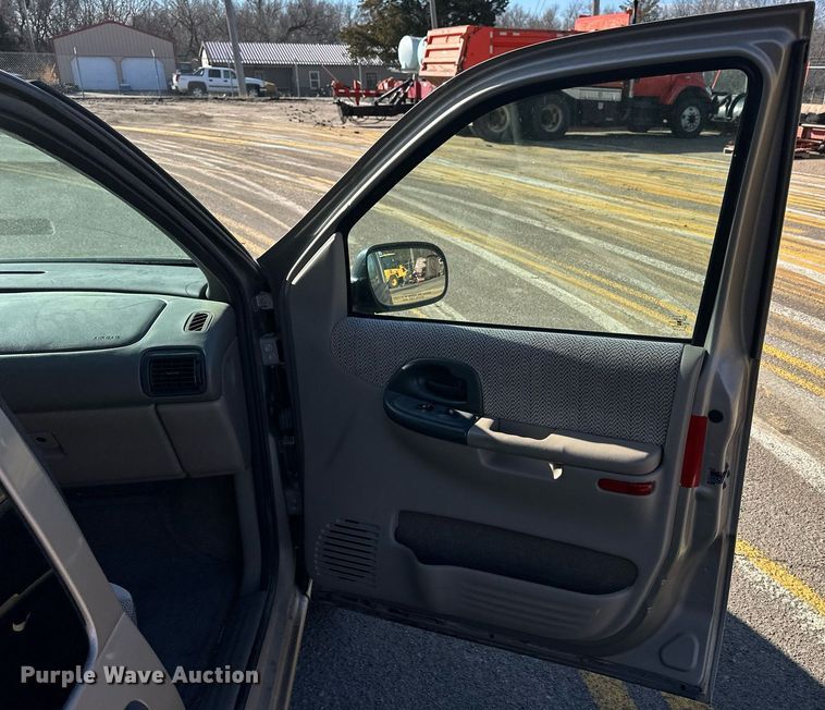 image for item NJ9315 1999 Chevrolet Venture van