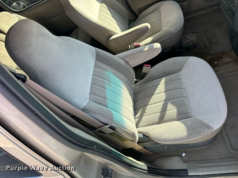 image for item NJ9315 1999 Chevrolet Venture van