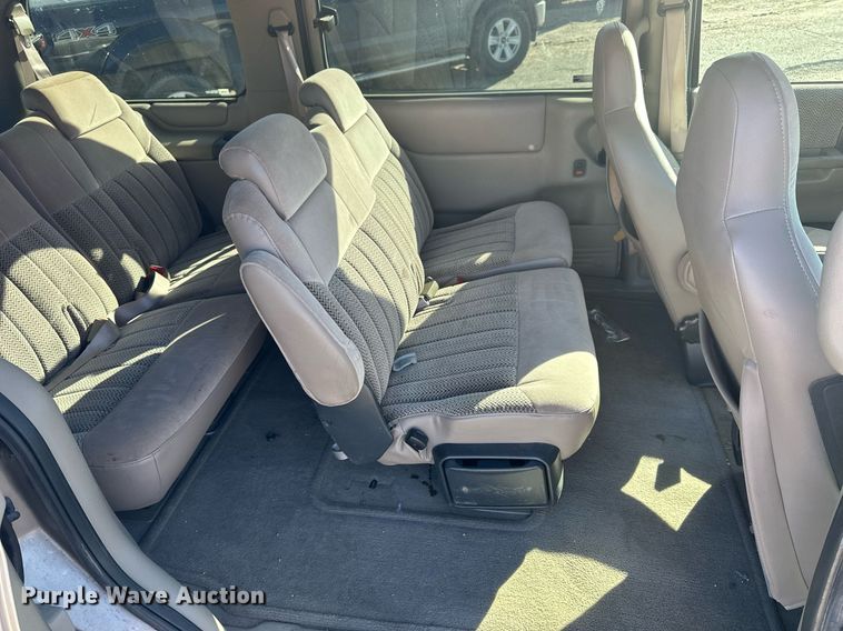 image for item NJ9315 1999 Chevrolet Venture van