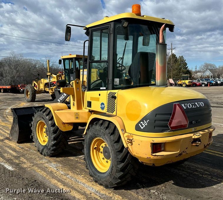 image for item NJ9316 2005 Volvo L30B wheel loader