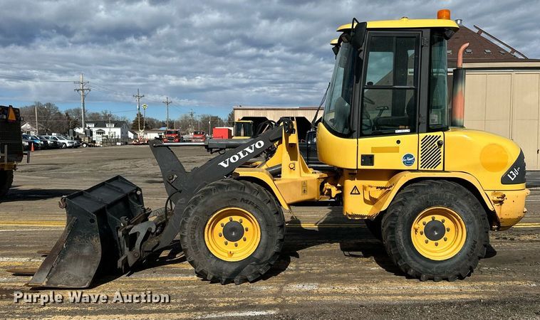 image for item NJ9316 2005 Volvo L30B wheel loader