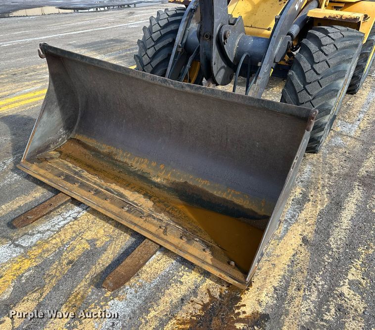 image for item NJ9316 2005 Volvo L30B wheel loader