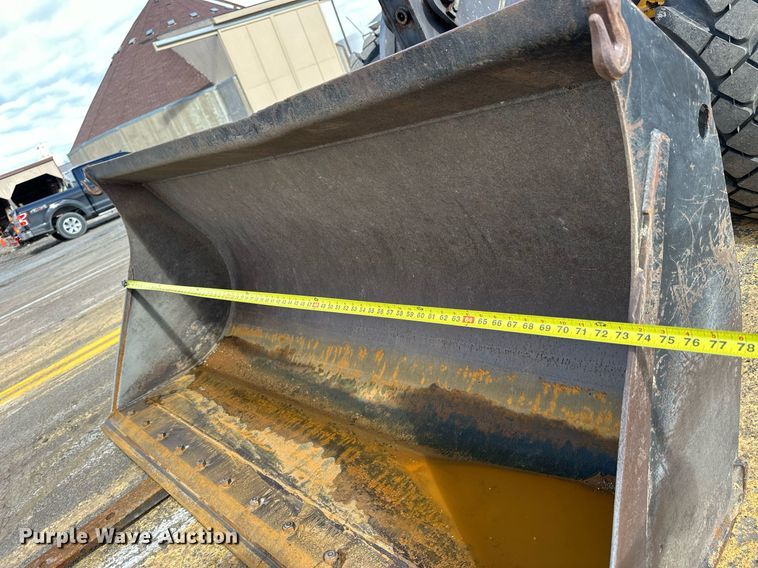 image for item NJ9316 2005 Volvo L30B wheel loader