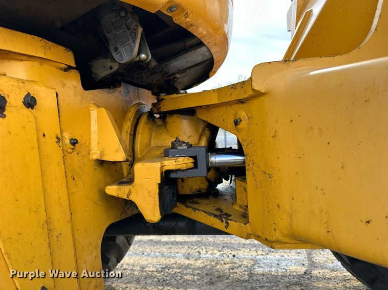 image for item NJ9316 2005 Volvo L30B wheel loader