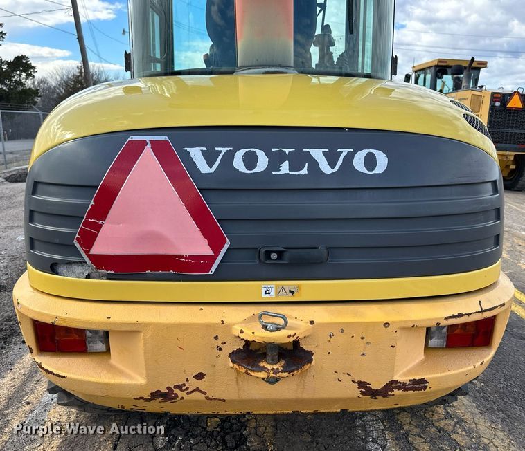 image for item NJ9316 2005 Volvo L30B wheel loader