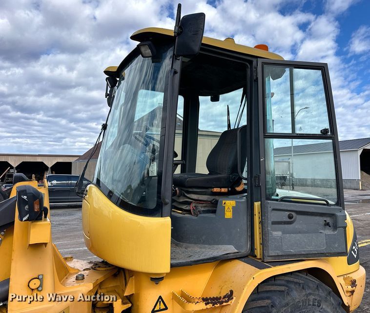 image for item NJ9316 2005 Volvo L30B wheel loader