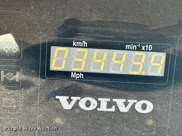 image for item NJ9316 2005 Volvo L30B wheel loader