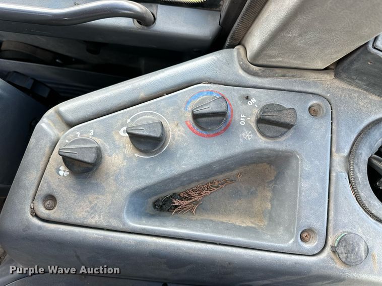 image for item NJ9316 2005 Volvo L30B wheel loader