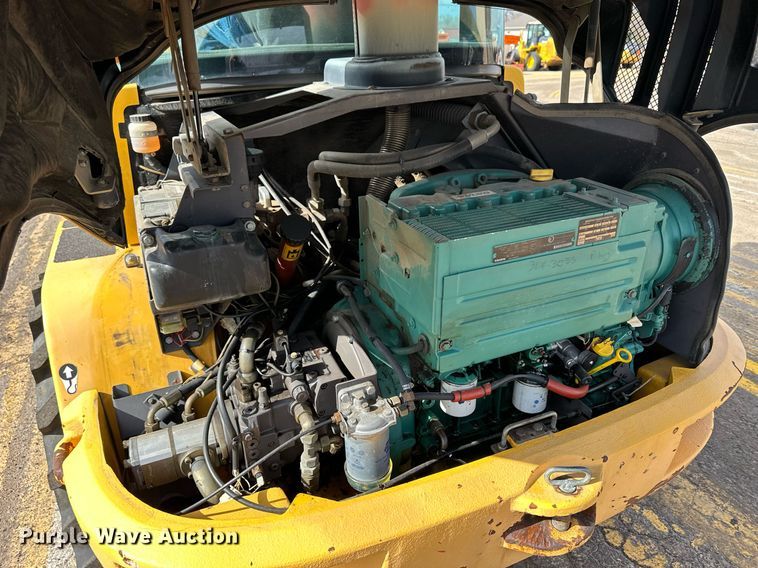 image for item NJ9316 2005 Volvo L30B wheel loader