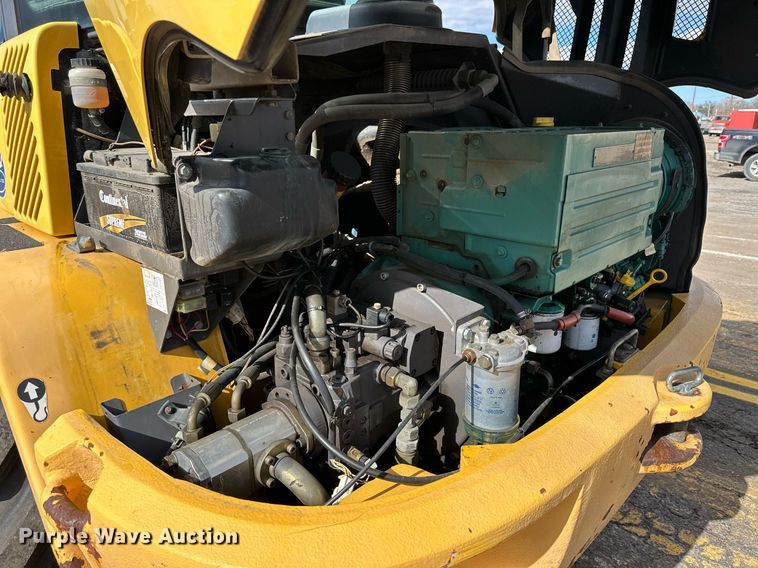 image for item NJ9316 2005 Volvo L30B wheel loader