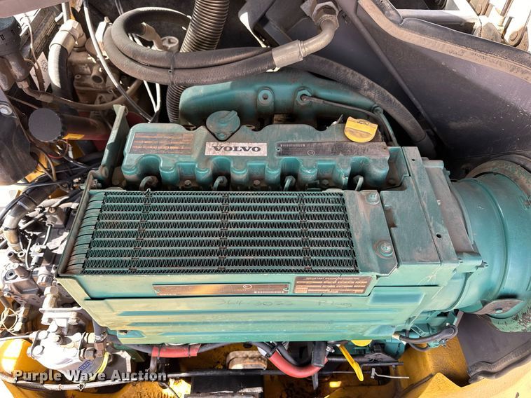 image for item NJ9316 2005 Volvo L30B wheel loader