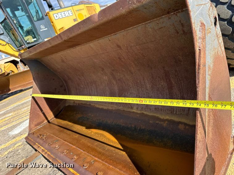 image for item NJ9317 2004 Volvo L30B wheel loader