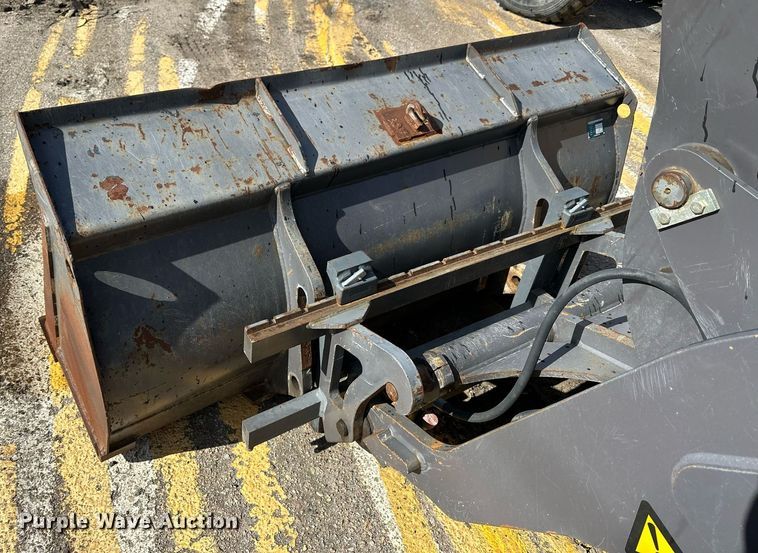 image for item NJ9317 2004 Volvo L30B wheel loader