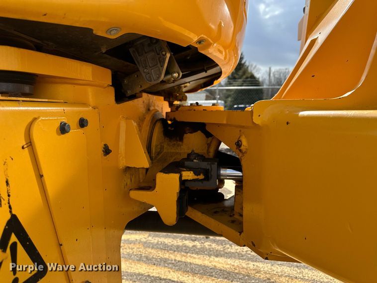 image for item NJ9317 2004 Volvo L30B wheel loader