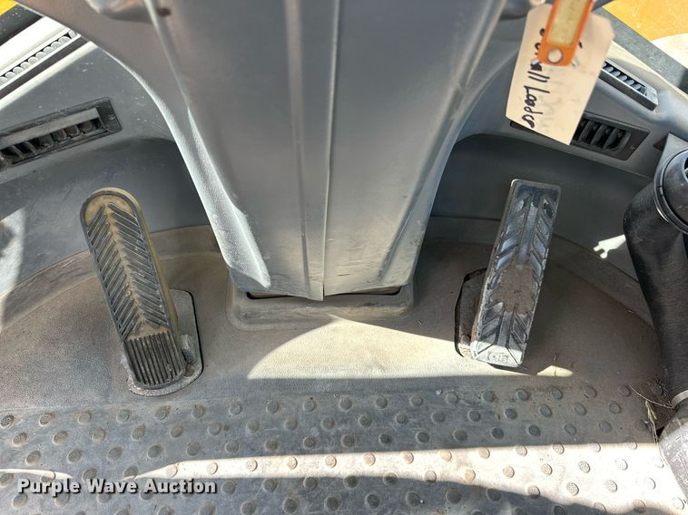 image for item NJ9317 2004 Volvo L30B wheel loader