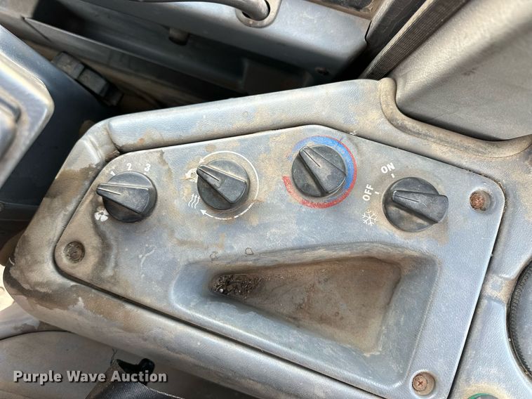 image for item NJ9317 2004 Volvo L30B wheel loader