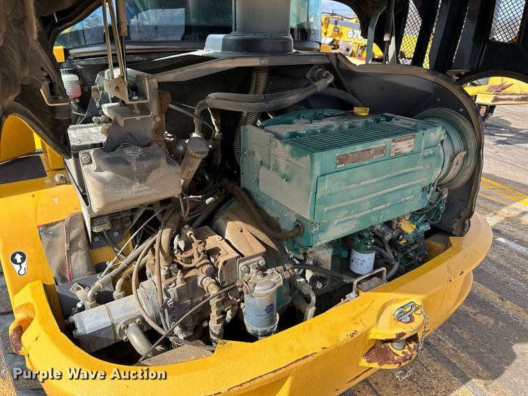 image for item NJ9317 2004 Volvo L30B wheel loader