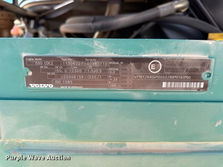 image for item NJ9317 2004 Volvo L30B wheel loader