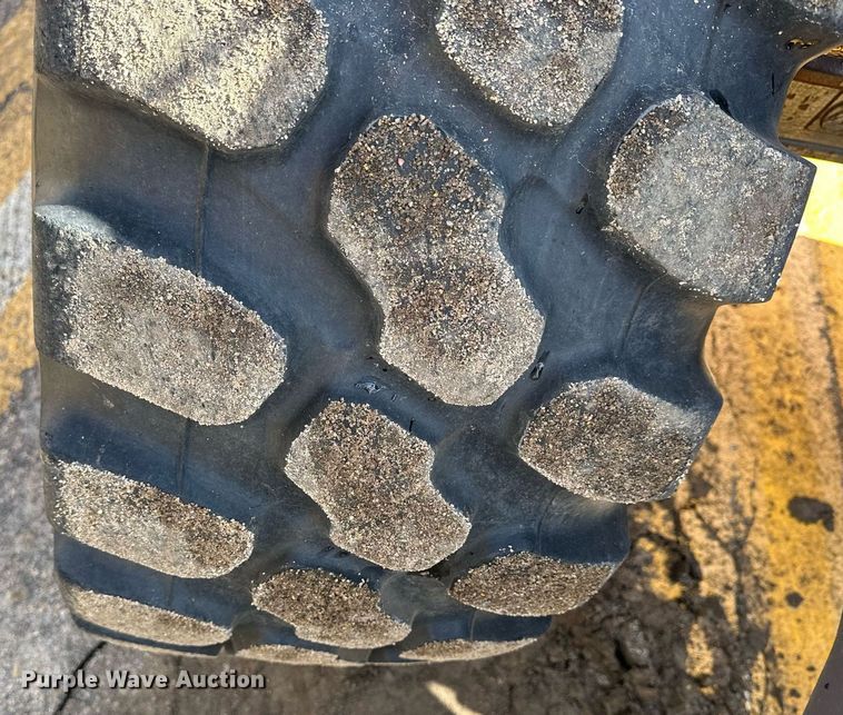 image for item NJ9317 2004 Volvo L30B wheel loader