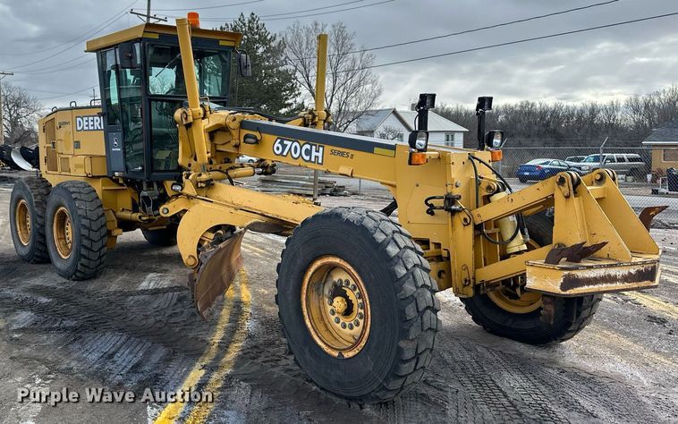 image for item NJ9318 2004 John Deere 670CH motor grader