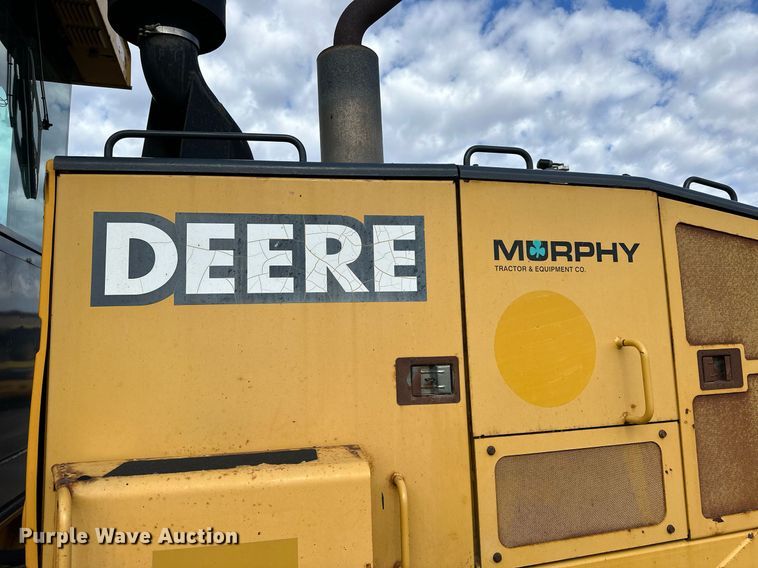 image for item NJ9318 2004 John Deere 670CH motor grader