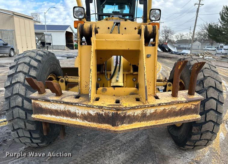 image for item NJ9318 2004 John Deere 670CH motor grader