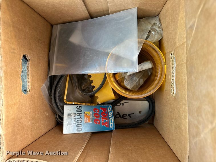 image for item NJ9318 2004 John Deere 670CH motor grader