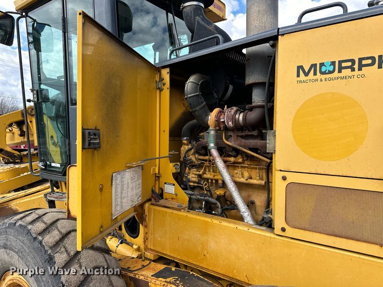 image for item NJ9318 2004 John Deere 670CH motor grader