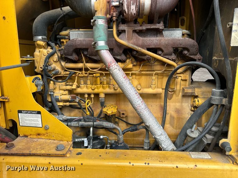 image for item NJ9318 2004 John Deere 670CH motor grader