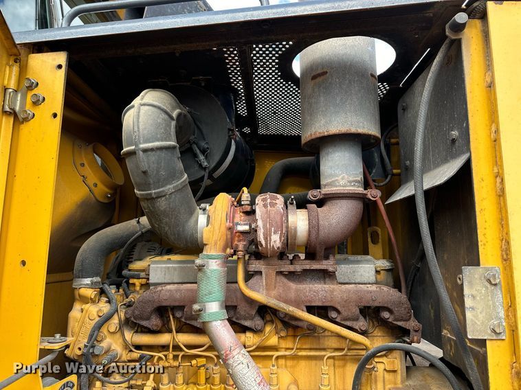 image for item NJ9318 2004 John Deere 670CH motor grader