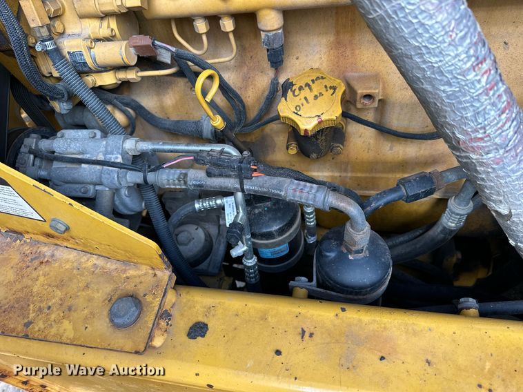 image for item NJ9318 2004 John Deere 670CH motor grader