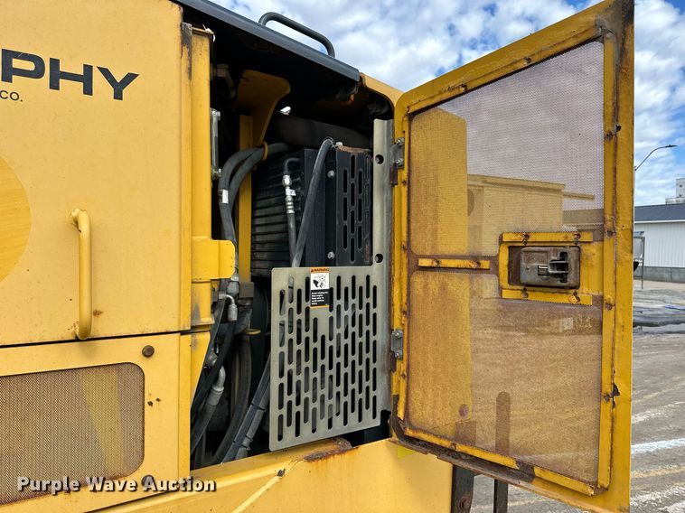 image for item NJ9318 2004 John Deere 670CH motor grader