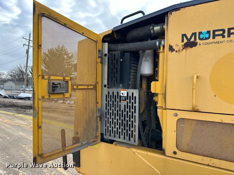 image for item NJ9318 2004 John Deere 670CH motor grader