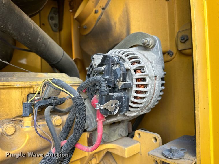 image for item NJ9318 2004 John Deere 670CH motor grader