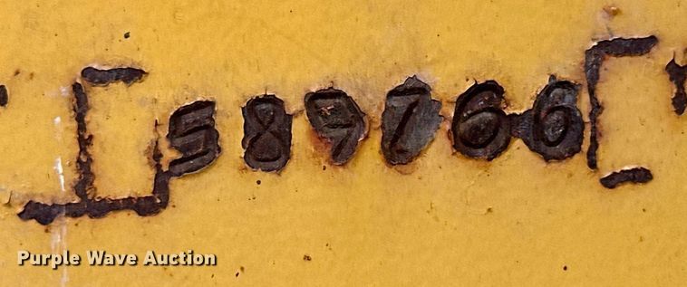 image for item NJ9318 2004 John Deere 670CH motor grader