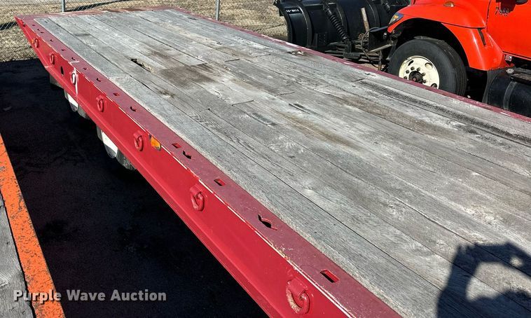 image for item NJ9319 2004 Landoll 345C-35 tilt deck equipment trailer