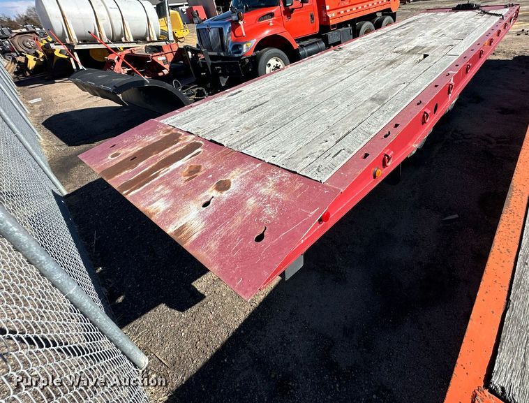 image for item NJ9319 2004 Landoll 345C-35 tilt deck equipment trailer