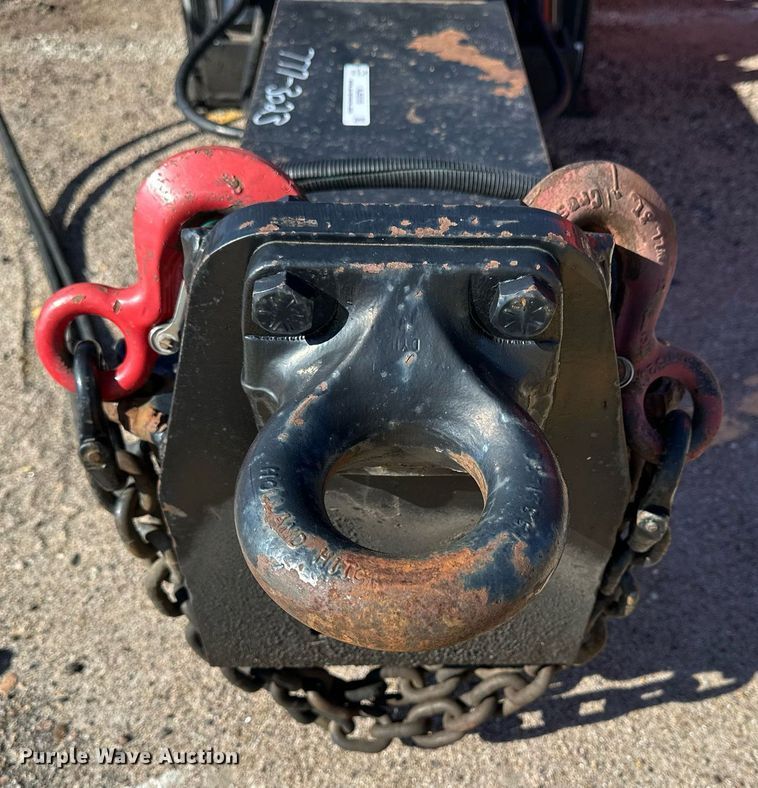 image for item NJ9319 2004 Landoll 345C-35 tilt deck equipment trailer