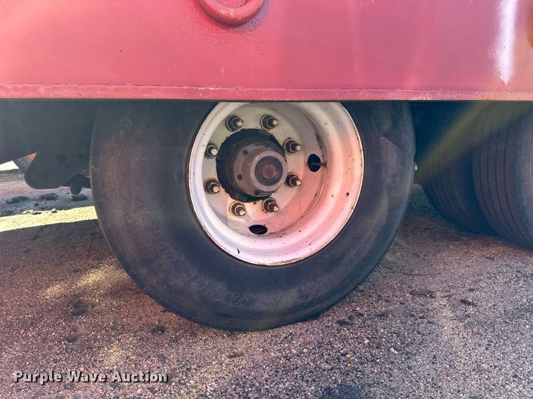 image for item NJ9319 2004 Landoll 345C-35 tilt deck equipment trailer