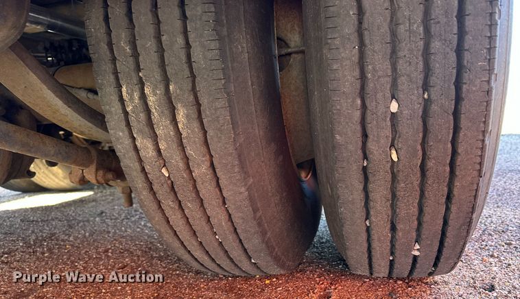 image for item NJ9319 2004 Landoll 345C-35 tilt deck equipment trailer