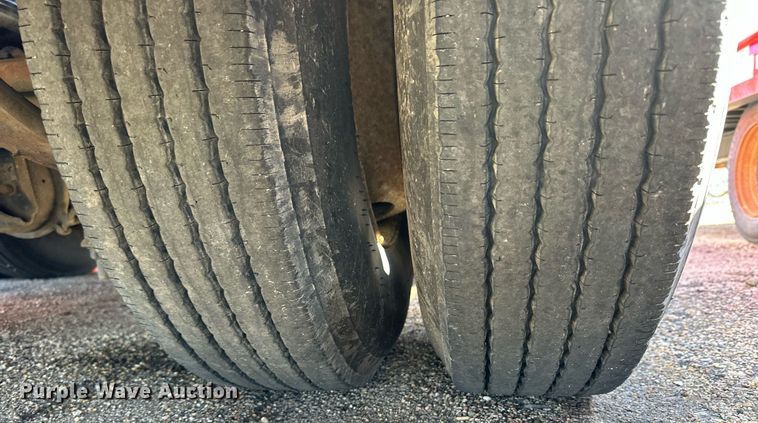 image for item NJ9319 2004 Landoll 345C-35 tilt deck equipment trailer