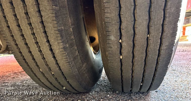 image for item NJ9319 2004 Landoll 345C-35 tilt deck equipment trailer