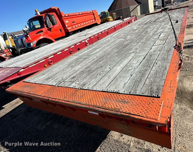 image for item NJ9320 2004 Trail-Eze TE40T28 tilt deck equipment trailer