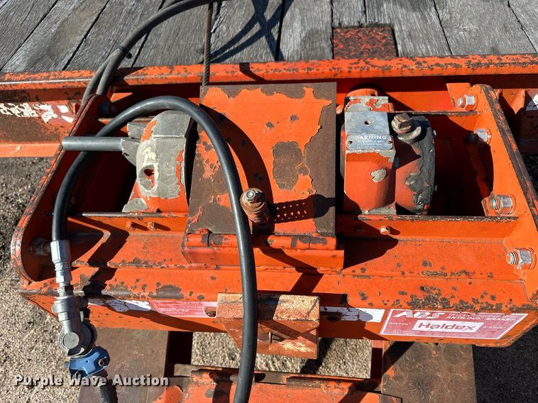 image for item NJ9320 2004 Trail-Eze TE40T28 tilt deck equipment trailer