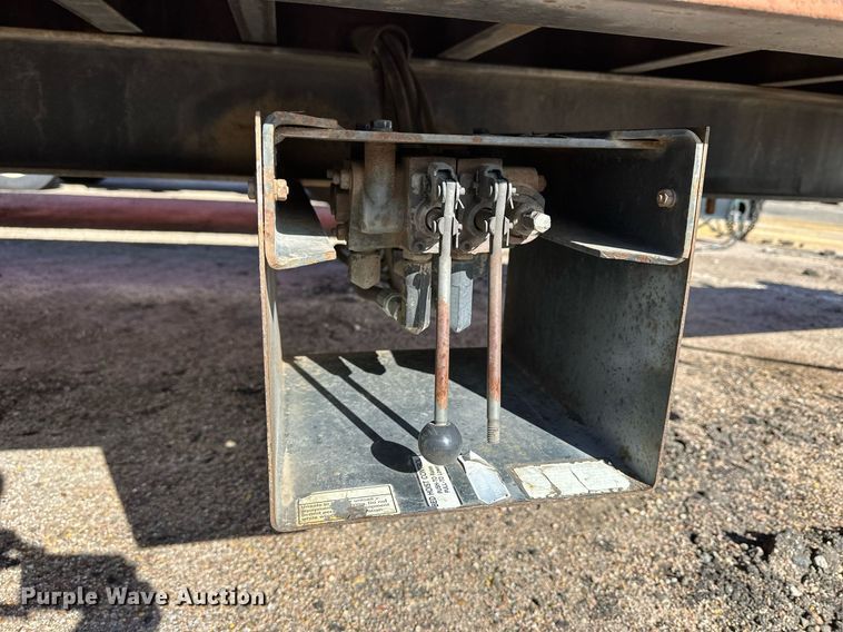 image for item NJ9320 2004 Trail-Eze TE40T28 tilt deck equipment trailer