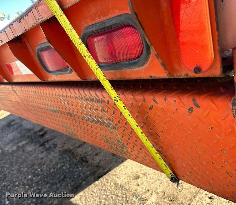 image for item NJ9320 2004 Trail-Eze TE40T28 tilt deck equipment trailer