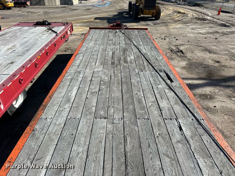 image for item NJ9320 2004 Trail-Eze TE40T28 tilt deck equipment trailer