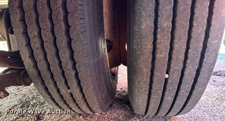 image for item NJ9320 2004 Trail-Eze TE40T28 tilt deck equipment trailer