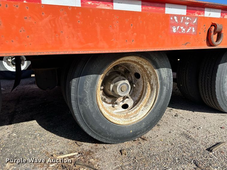 image for item NJ9320 2004 Trail-Eze TE40T28 tilt deck equipment trailer