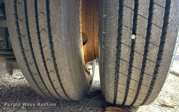 image for item NJ9320 2004 Trail-Eze TE40T28 tilt deck equipment trailer